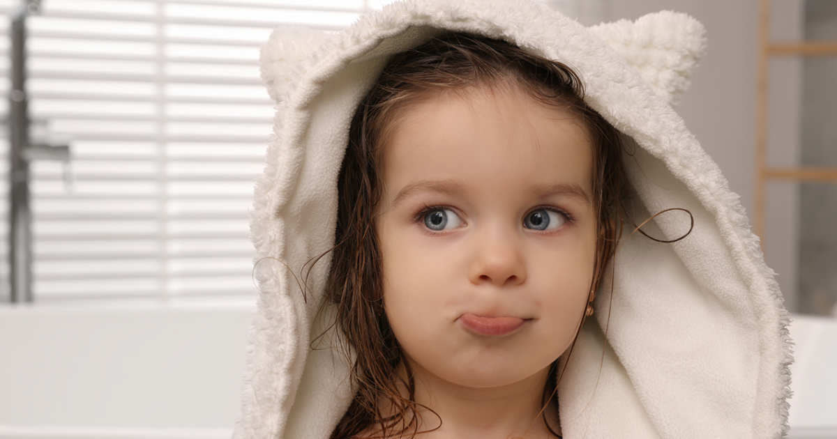 Contra los piojos utilizo una mezcla de vinagre de manzana con varios aceites que es totalmente natural y muy eficaz