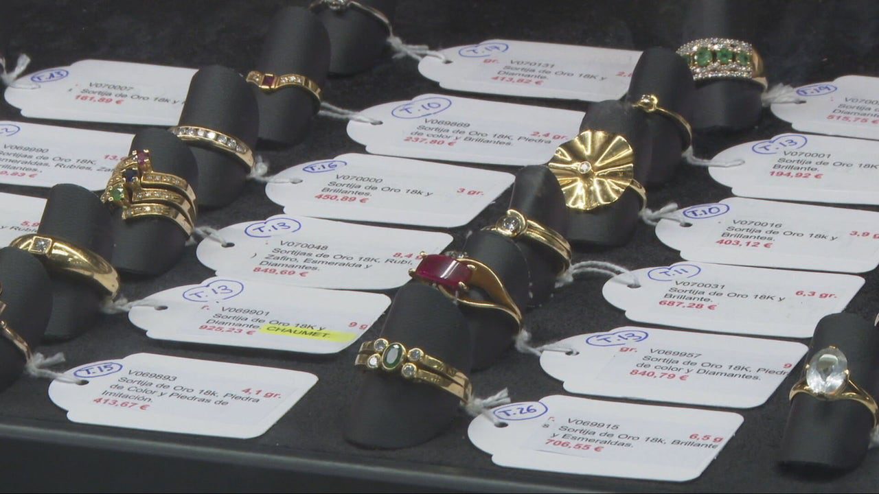 la subida del oro dispara los créditos para cubrir necesidades básicas