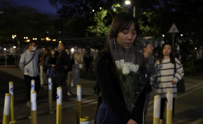 Encuentran a 144 desaparecidos ilesos tras el incendio en Hong Kong mientras 150 siguen sin localizar