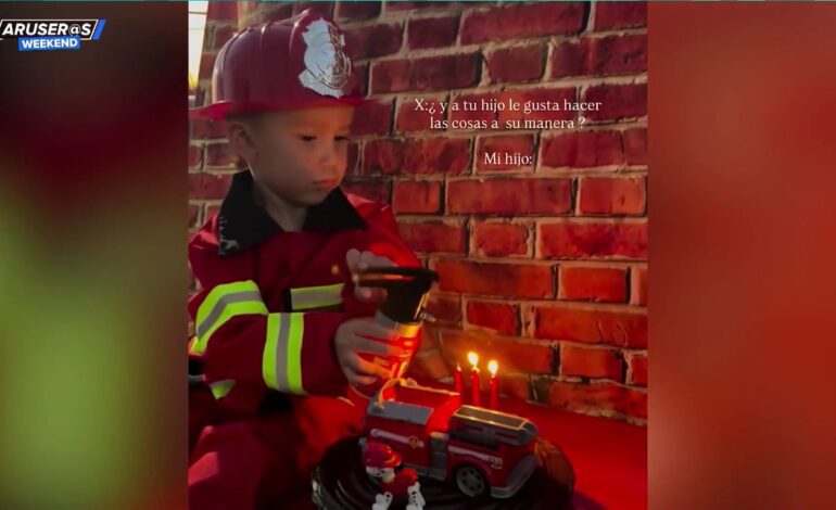 La original manera de soplar las velas de la tarta de este niño que de mayor quiere ser bombero
