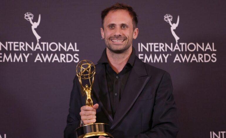 Oriol Pla hace historia y se convierte en el primer español en ganar el Emmy Internacional a mejor actor