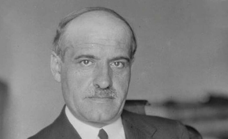 Siempre que enseñes, enseña también a dudar de lo que enseñes