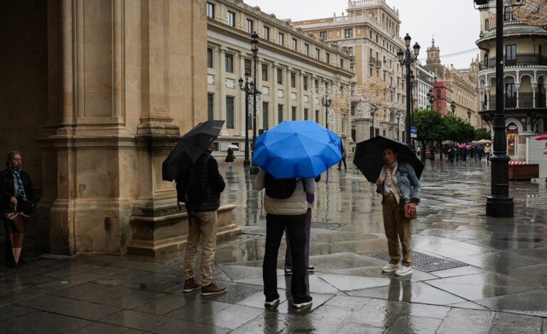 El paso de la borrasca Claudia deja 19 provincias y Ceuta en alerta por lluvias, tormentas, viento y oleaje