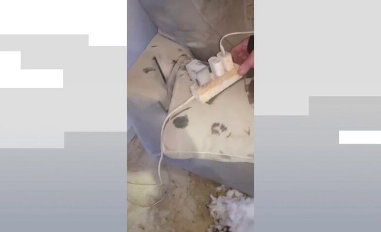 Los bomberos alertan del peligro de las regletas y la sobrecarga eléctrica