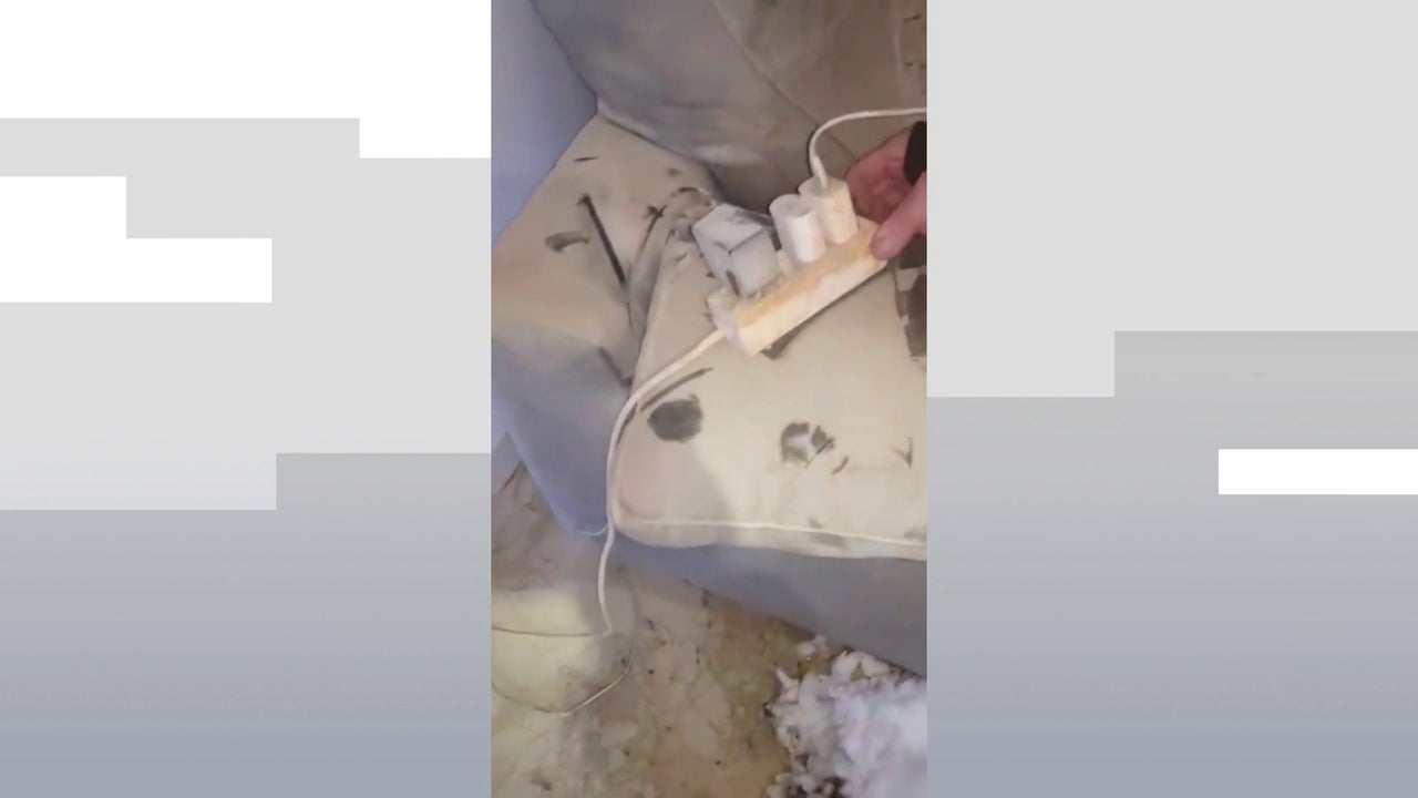 Los bomberos alertan del peligro de las regletas y la sobrecarga eléctrica