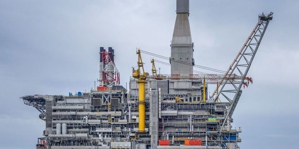 La OPEP maniobra para subir los precios del petróleo