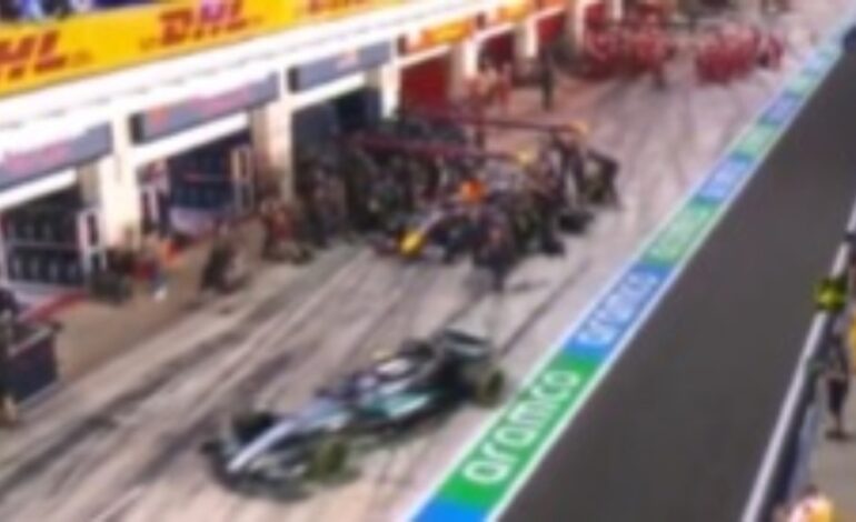 ¡hasta quince coches entraron en ‘boxes’ a la vez!