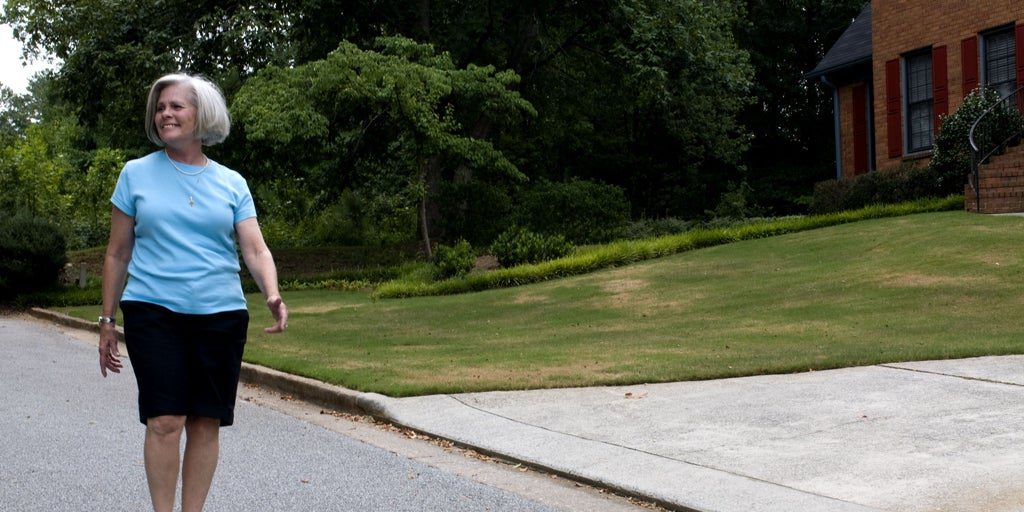 Caminar unos pocos miles de pasos al día puede ralentizar el avance del alzhéimer