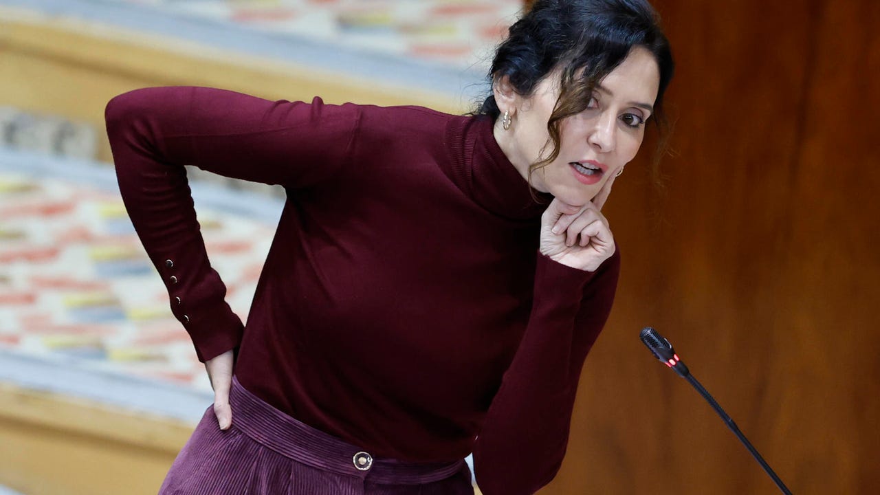 Ayuso se niega a crear el registro de objetores del aborto y deja la decisión en manos de los tribunales