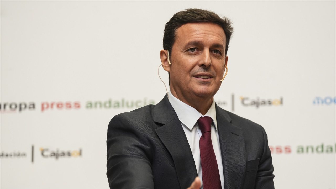 El juez deja en libertad con medidas cautelares al presidente de Diputación de Almería por el caso de las mascarillas