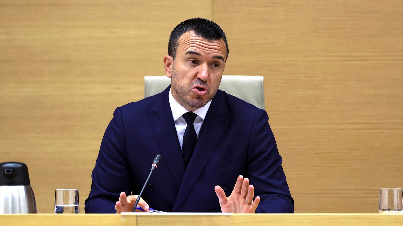 Mompó reconoce que «se tardó mucho en enviar el mensaje» de alerta por la DANA en Valencia y que solo era por la presa de Forata