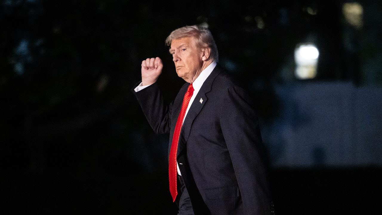 la estrategia ‘trumpista’ del ‘conmigo o contra mí’ llega a la campaña de alcaldía en Nueva York