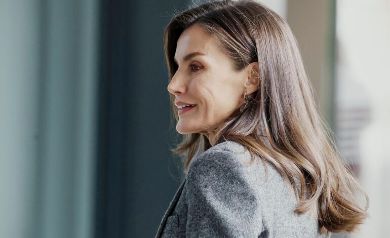 El tinte con barros que va a usar la reina Letizia para tapar las canas: henna marrón sin químicos que fortalece el pelo