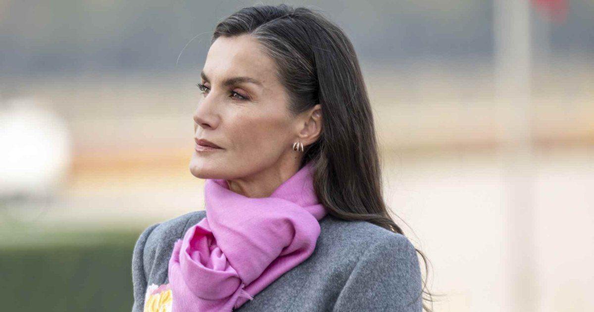 Letizia estrena el abrigo de 6.000 euros más buscado en las pasarelas durante su visita a China