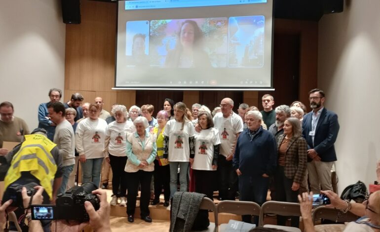 Se presenta como víctima, ¿víctima de qué?