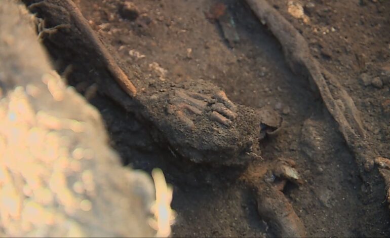 Ricardo, Florentino, Manuel y Vicente, los cuatro guerrilleros antifranquistas fusilados en 1948 que buscan en una fosa de Teo