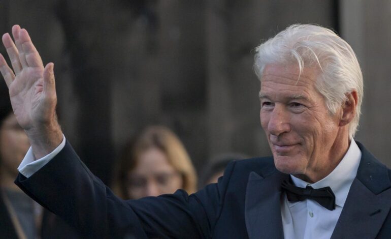 Richard Gere encenderá el Gran Árbol de Navidad de Murcia el 28 de noviembre