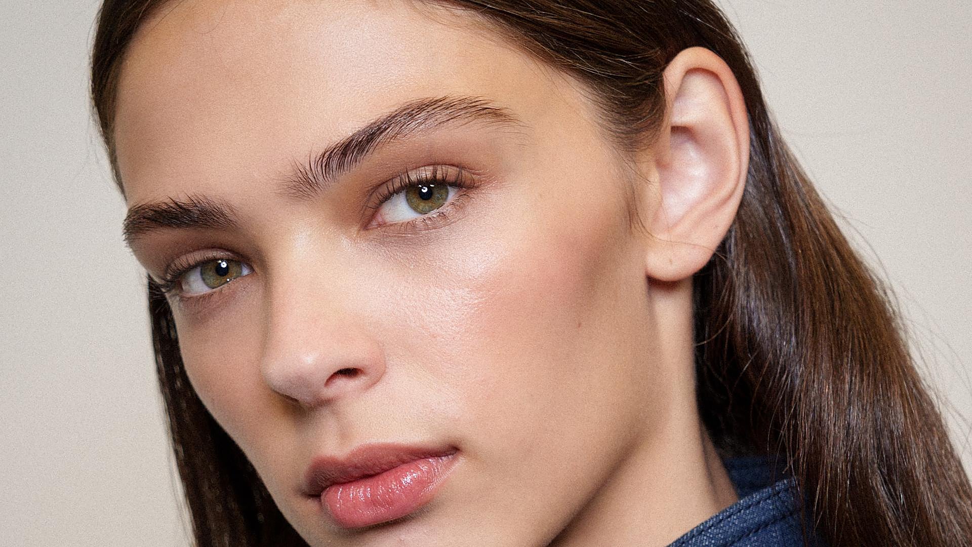 Máscaras de pestañas marrones: el truco de las expertas en belleza para una mirada natural