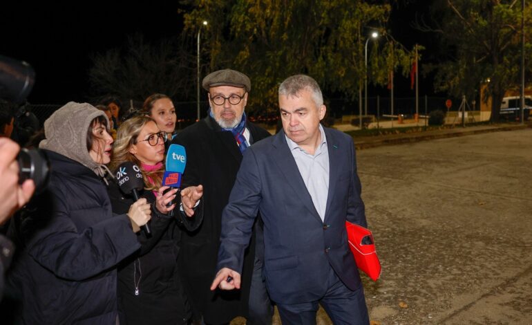 Santos Cerdán deja sin pagar cafés y consumiciones a varios presos de Soto del Real