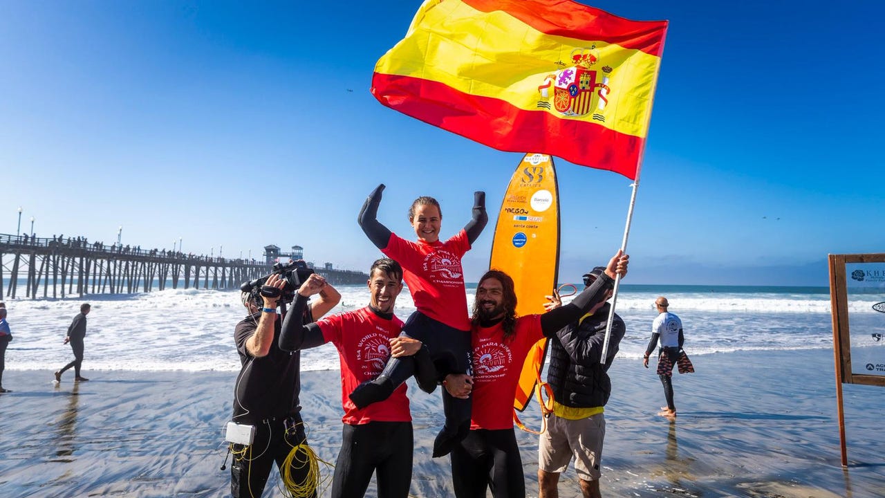 Sarah Almagro conquista el Mundial de surf adaptado y completa un triplete internacional