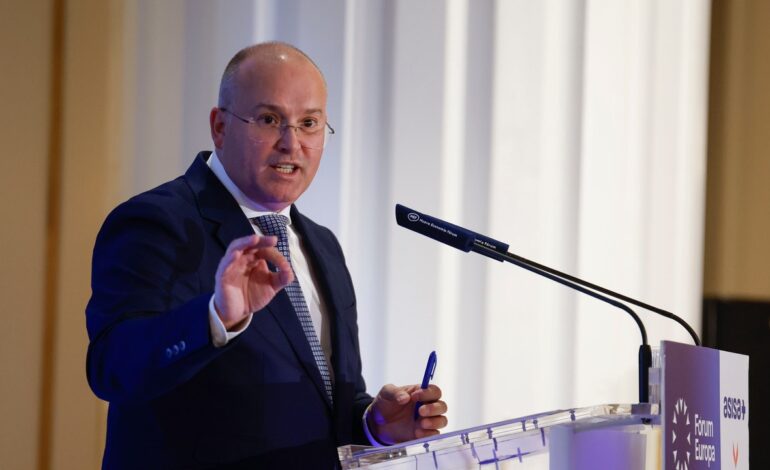 Tellado anuncia que Feijóo dará a conocer «rápido» su candidato para sustituir a Mazón