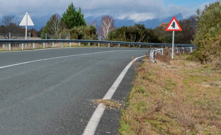 P-1e, la nueva señal que avisa de un peligro difícil de calcular: los coches van a 90 km/h y se topan con uno que aparece de la nada