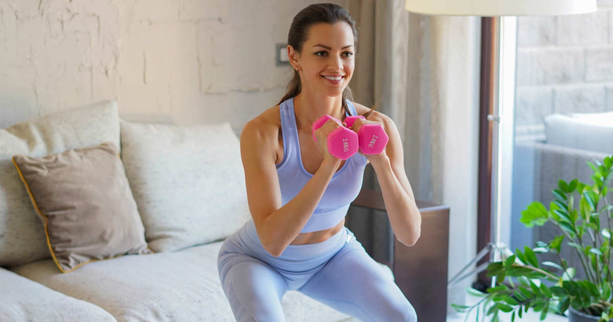7 ejercicios fáciles de glúteos con mancuernas para conseguir resultados óptimos en pocas semanas