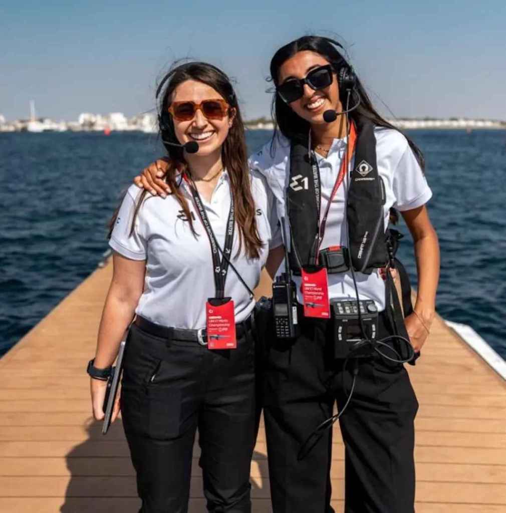 Sophia Khan trabaja en la serie E1