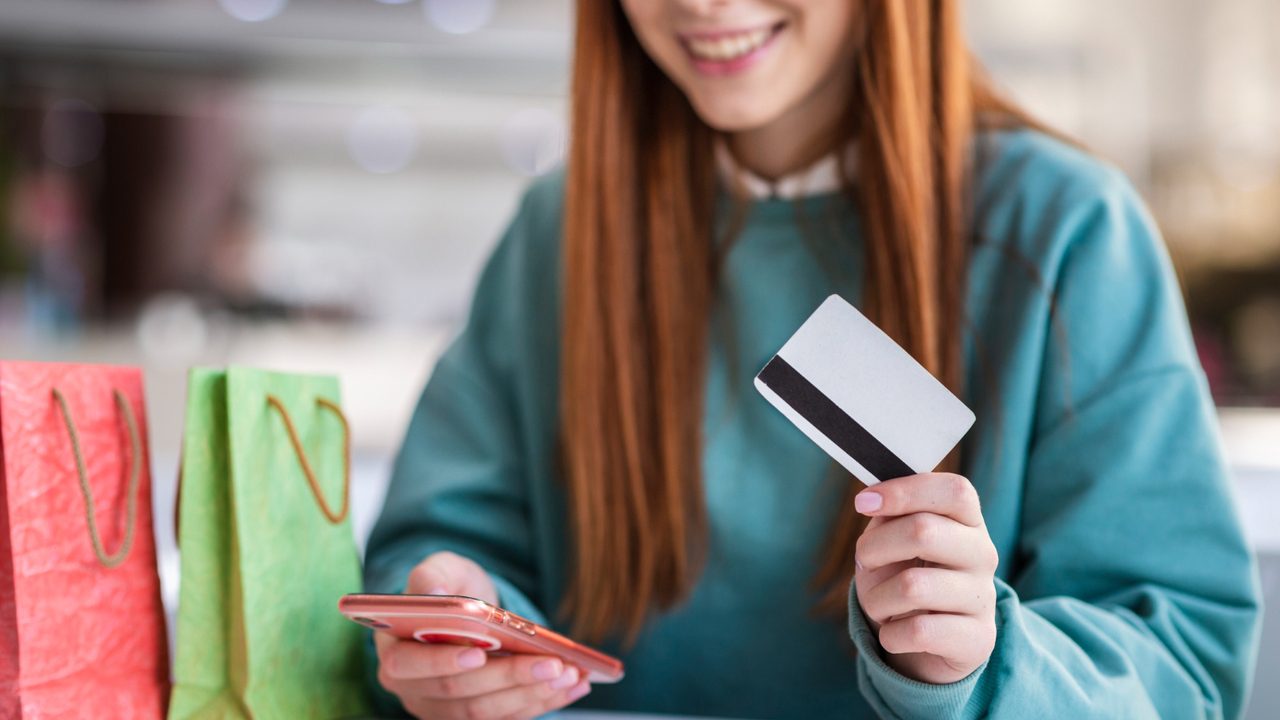¿Tarjetas de crédito o mini préstamos para Black Friday?