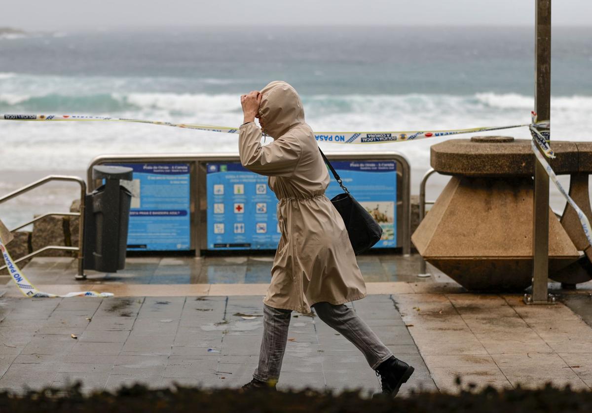 El mar se cobra dos muertos en las costas de Tenerife y A Coruña