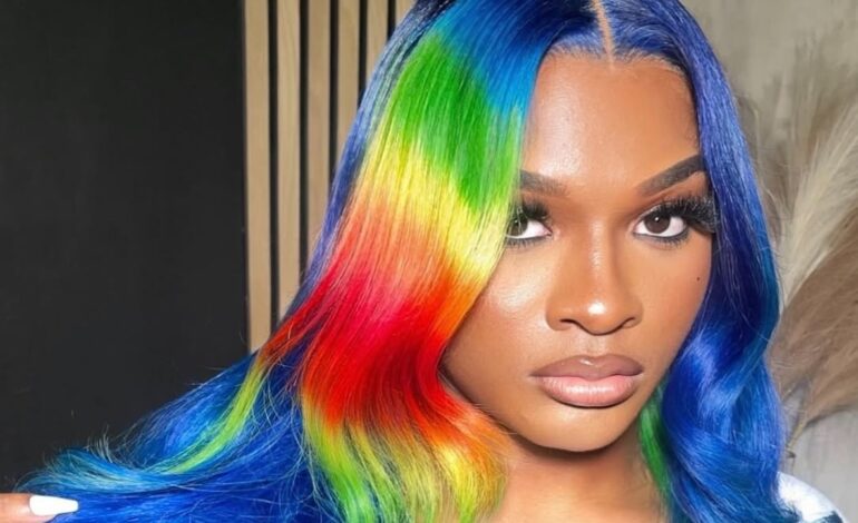 su pareja es acusada de asesinato