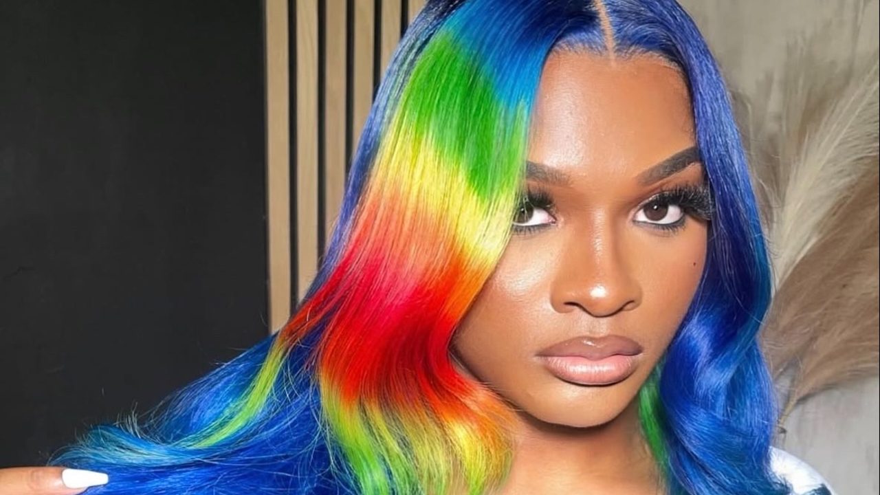 su pareja es acusada de asesinato