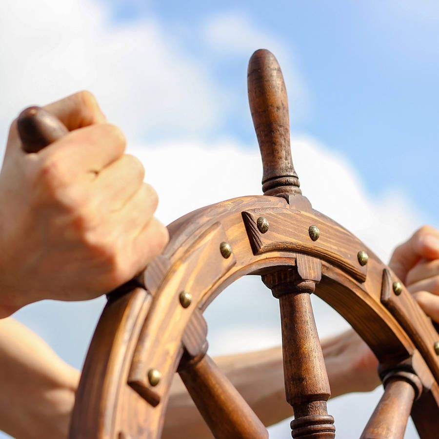 el timón toma las riendas de la vida, el estoicismo