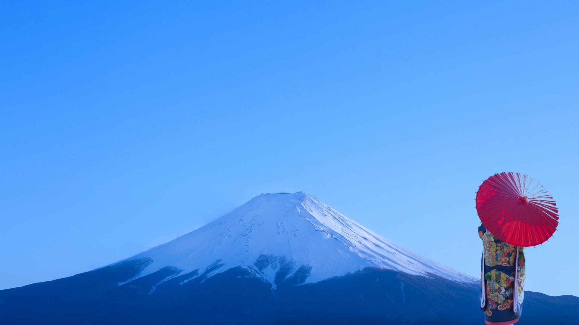 Femme devant le Mont Fuji Japon
