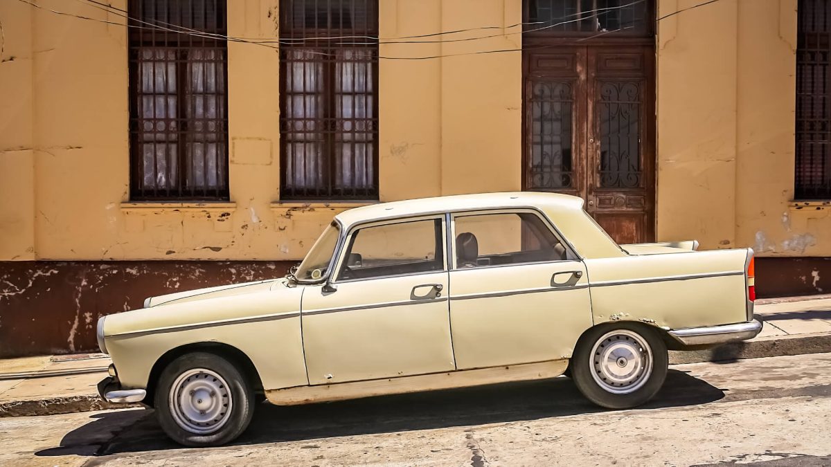El truco que todo conductor debería saber para arrancar en pendiente y que el coche no se cale
