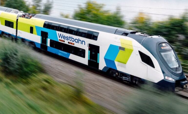 Los trenes chinos por los que se interesa Puente, una amenaza para fabricantes como CAF o Talgo que ya se ha colado en Europa por Austria