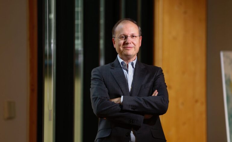 «El mercado laboral no crea empleo para perfiles de baja cualificación»