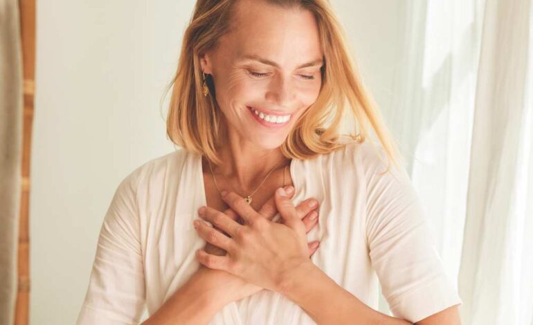 Yo creo que para ser feliz hay que parar y encontrar de qué manera quieres vivir. Y meditar y practicar yoga es pararse para hallar justamente eso, entre otras muchas cosas