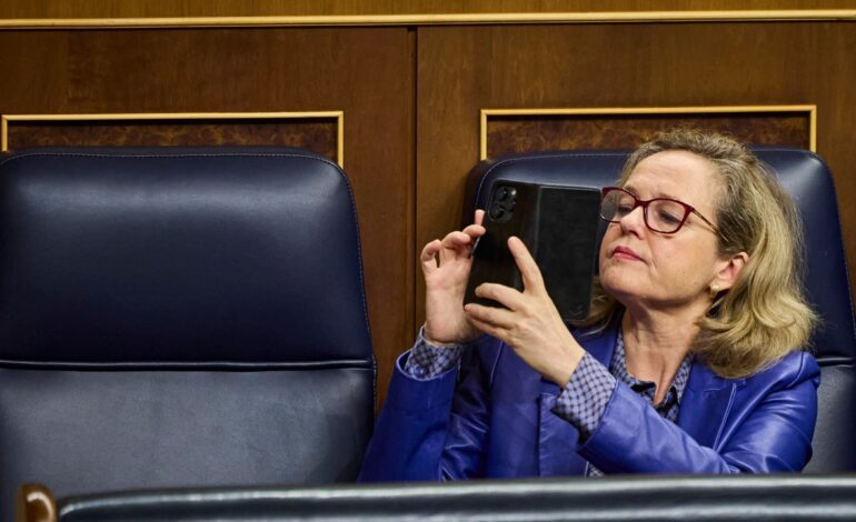 Los estadísticos del Estado cargan contra Nadia Calviño por «menoscabar» la independencia del INE