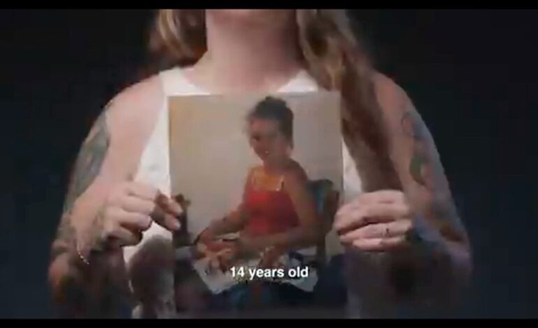 Trump cambia de postura y pide que se vote a favor de desclasificar los documentos de Epstein a la vez que las víctimas publican un impresionante vídeo