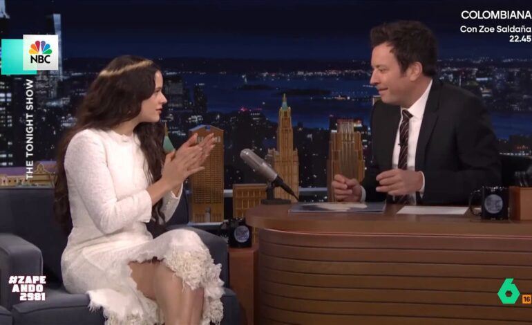 El vídeo de Jimmy Fallon aprendiendo a tocar las palmas con Rosalía: «¡Lo tiene!»