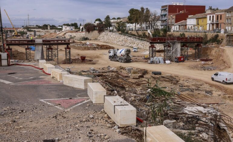 Muere un hombre mientras realizaba tareas de limpieza en zonas afectadas por la DANA en Casinos, Valencia