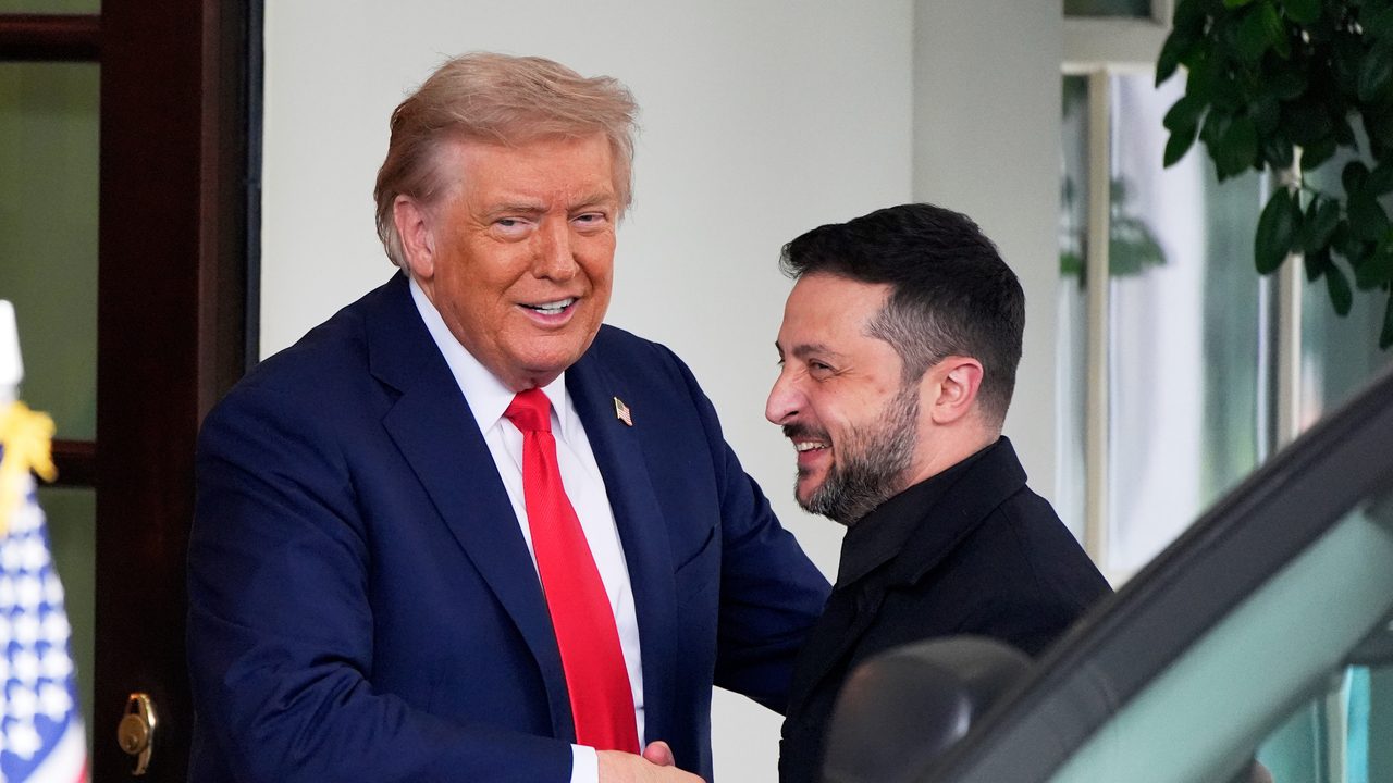 Zelenski busca negociar con un Trump que ve «muy cerca» el acuerdo mientras Rusia acusa a Europa de rehacer el plan de paz