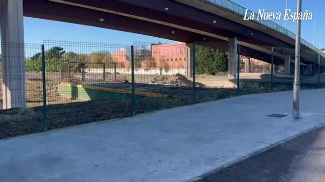 VÍDEO: Retiran las tiendas de campaña de El Solarón en Gijón