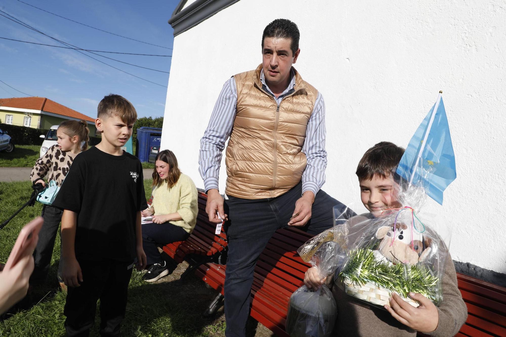 EN FOTOS: el sorteo único de xata en Gozón para evitar la contagiosa enfermedad de las vacas