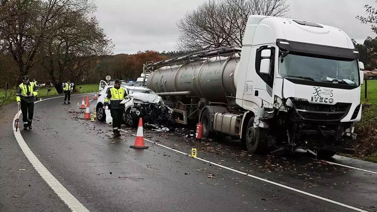 fallece en un accidente de tráfico en Galicia un matrimonio residente en el pueblo de Piantón