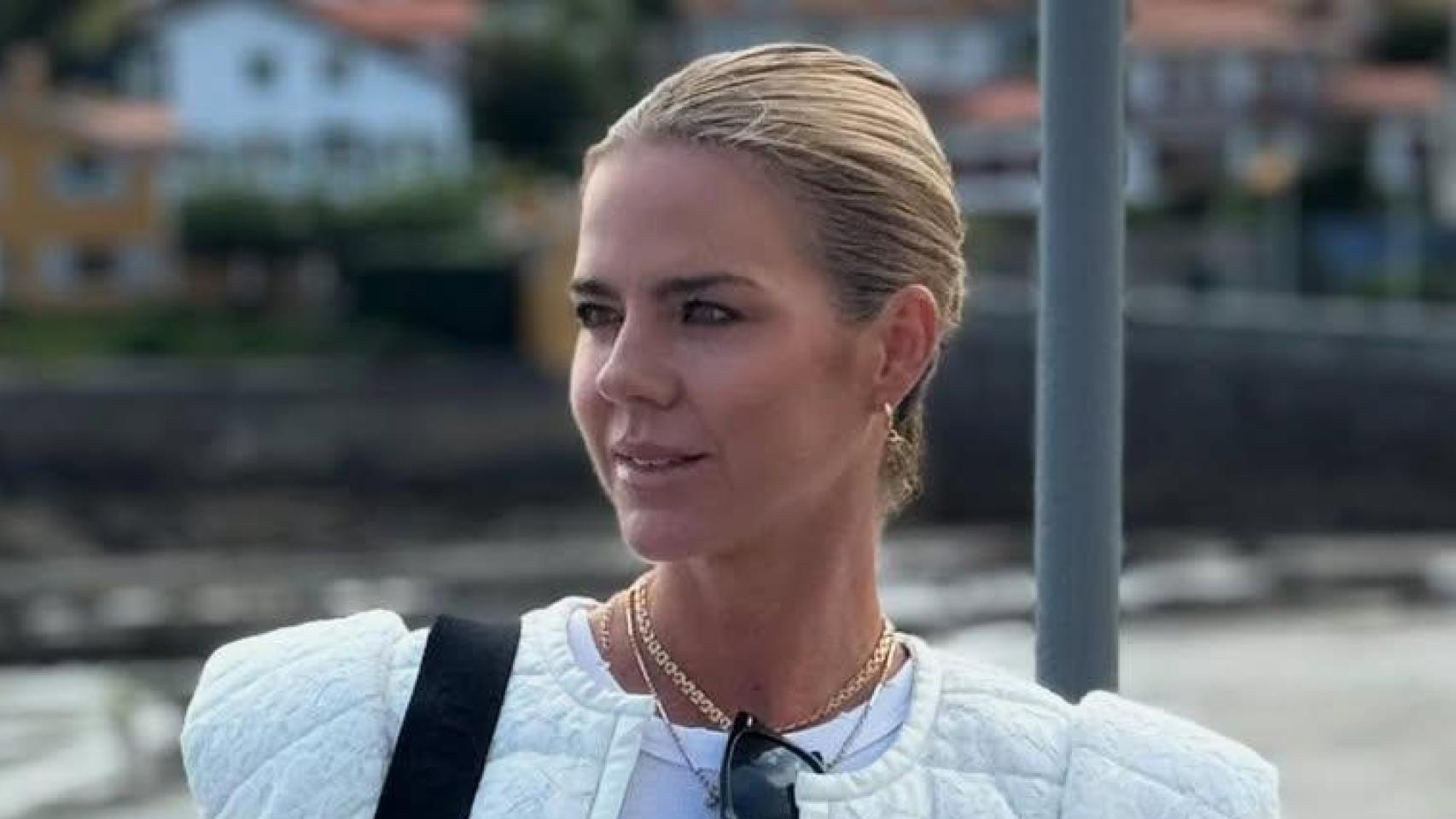 El anillo que luce Amelia Bono está rebajado y es ideal para regalar en tu próximo amigo invisible