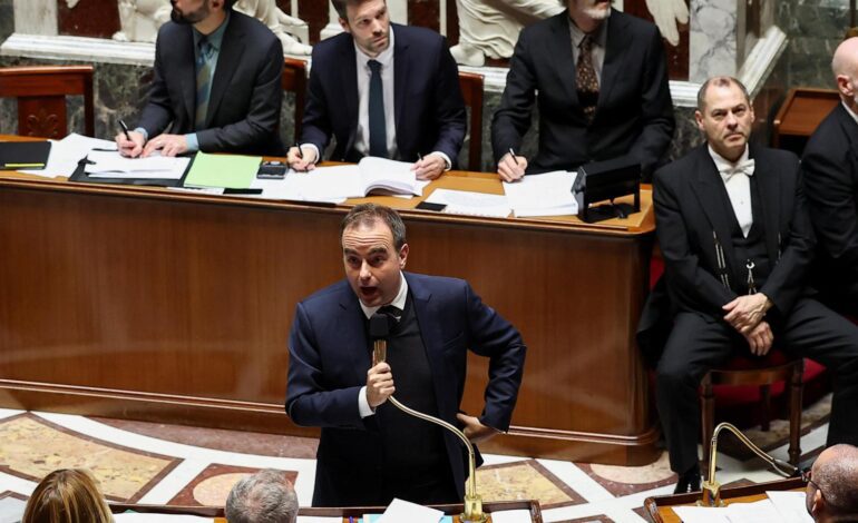 Lecornu suspende la reforma de las pensiones de Macron en una votación sobre el presupuesto que da aire a su Gobierno