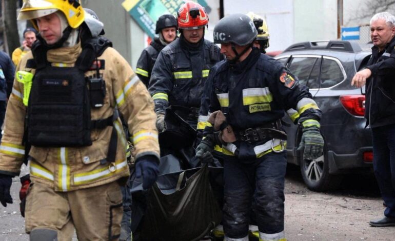 Cuatro muertos y 22 heridos en un ataque ruso contra Dnipró mientras EEUU y Ucrania retoman el diálogo para la paz