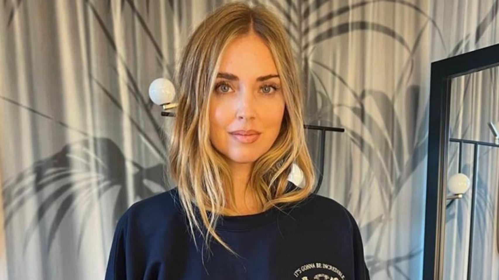 La nueva sudadera de Chiara Ferragni que eleva al máximo la tendencia ‘college’